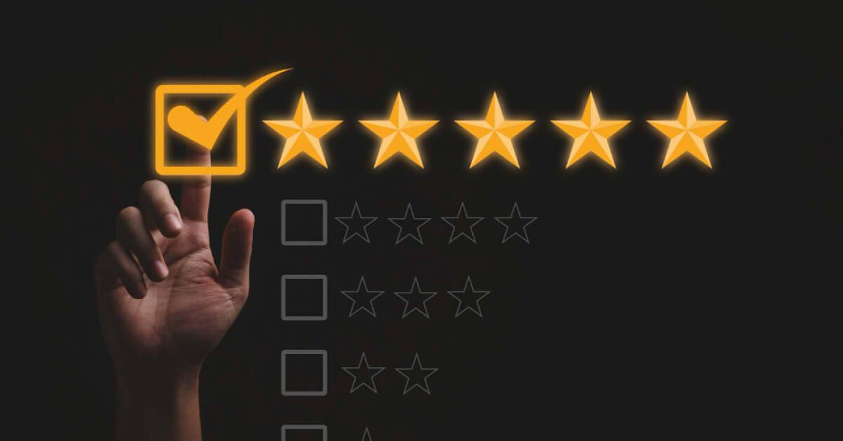 Employee replying a survey in star ratting