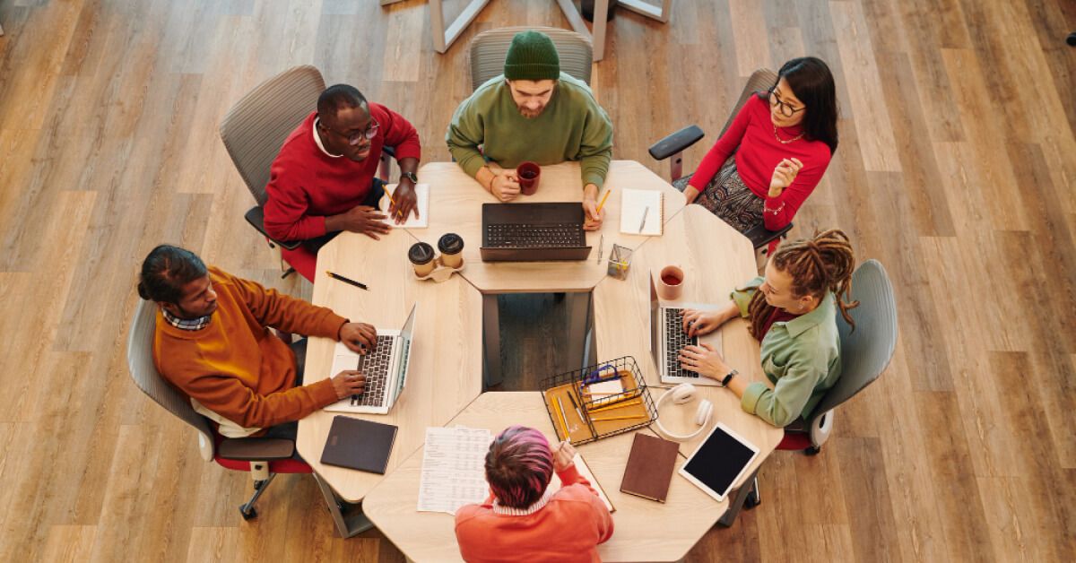 How to manage a multigenerational workforce: Top challenges, best practices and tips