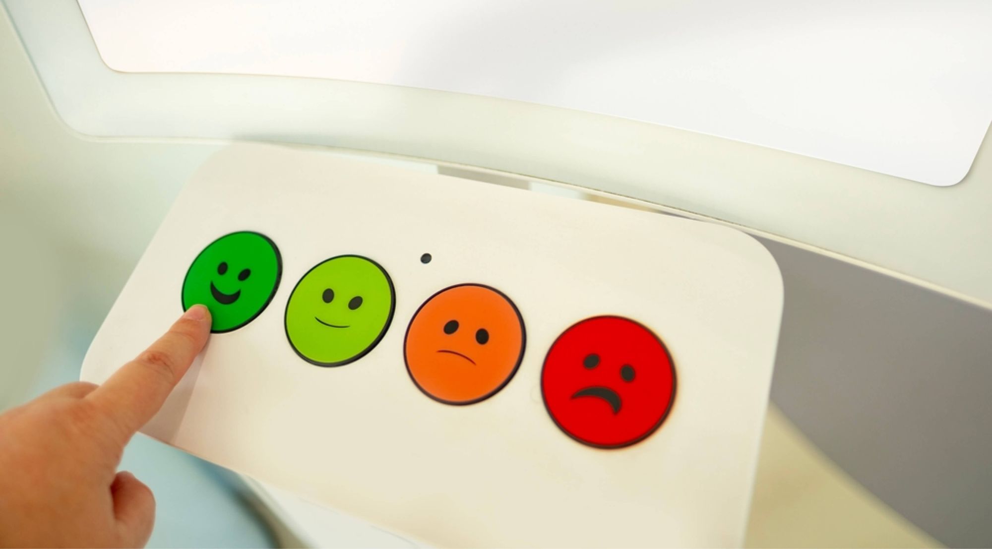 Kiosk surveys: How to capture real-time, on-the-ground employee feedback in 2026