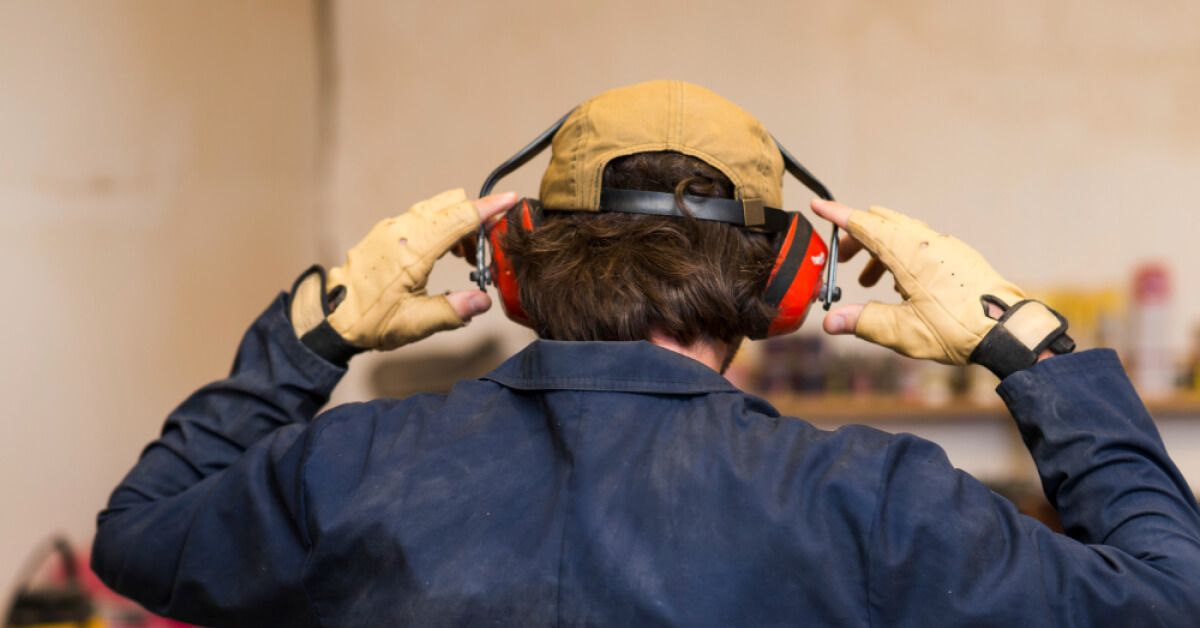 Noisy work environments that hinder message delivery