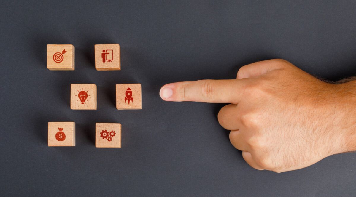 Man showing key AI uses for employees feedback