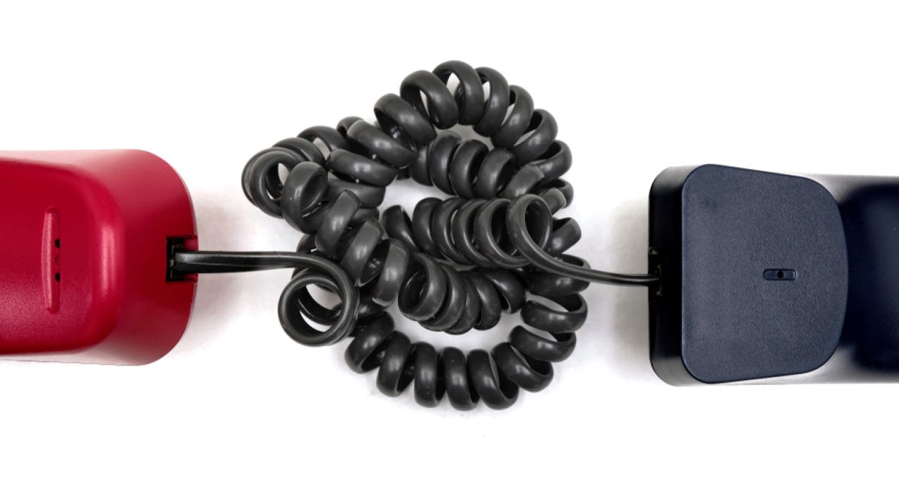 How to avoid miscommunication in the workplace: A complete guide