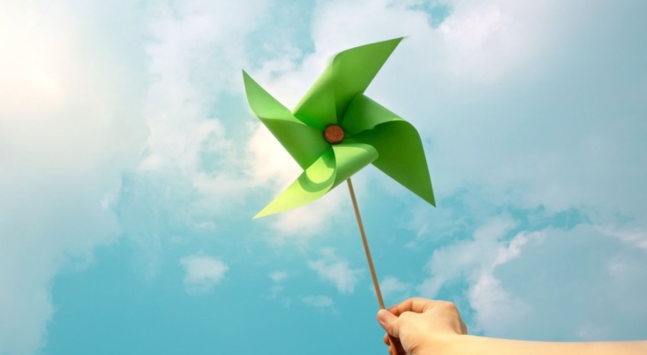 75+ Employee climate survey questions to help HR leaders build a stronger culture in 2025