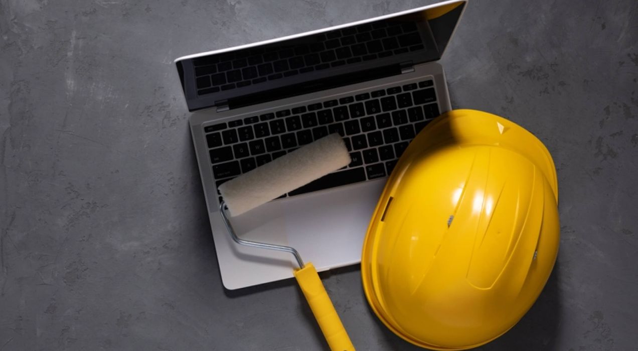 Blue collar vs white collar engagement: Effective tactics to improve retention in 2025