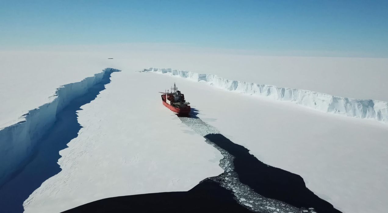 150+ Ice breaker games & activities for team meetings to try at work in 2025