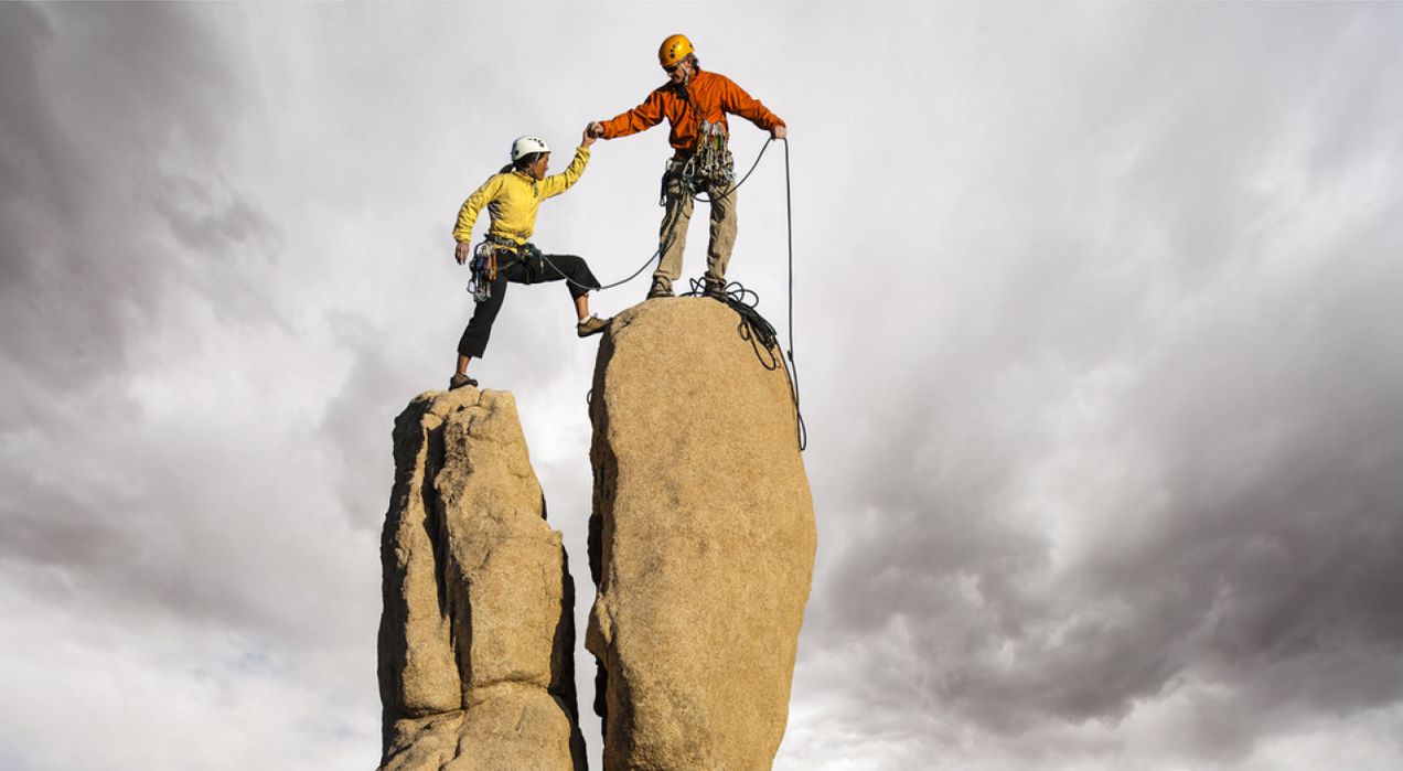 150+ Outdoor team-building activities, events, and games for employees in 2025