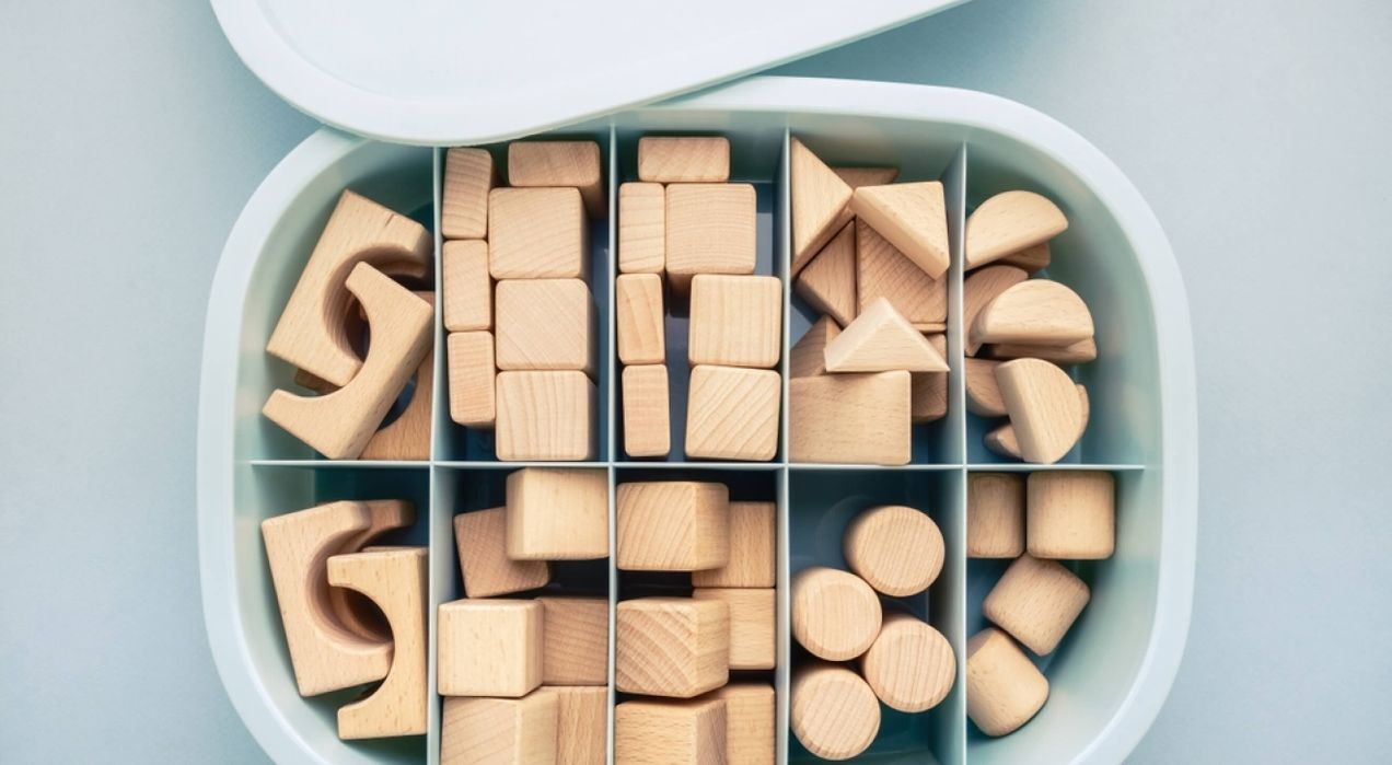 Employee classification and its impact on payroll, benefits, and performance reviews