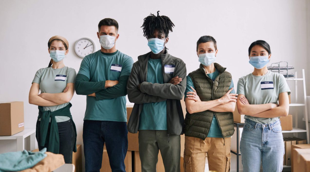 Why frontline staff feel disconnected: 10 real reasons and how to fix them in 2025