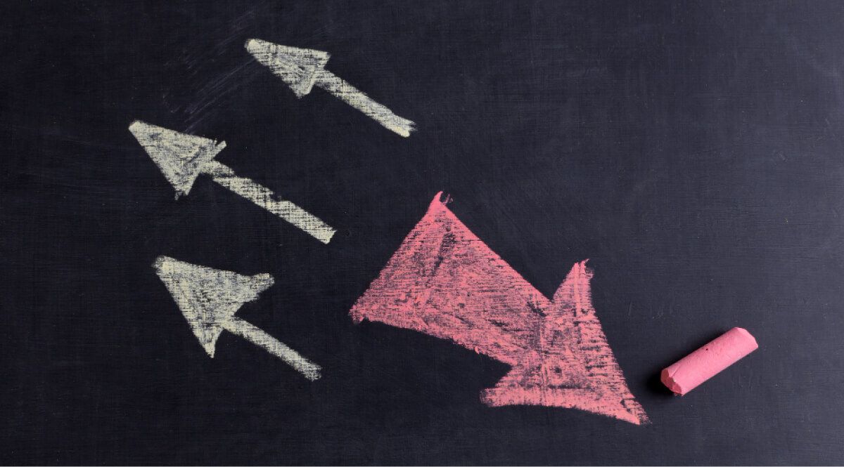 White arrow and red arrow on the opposite side