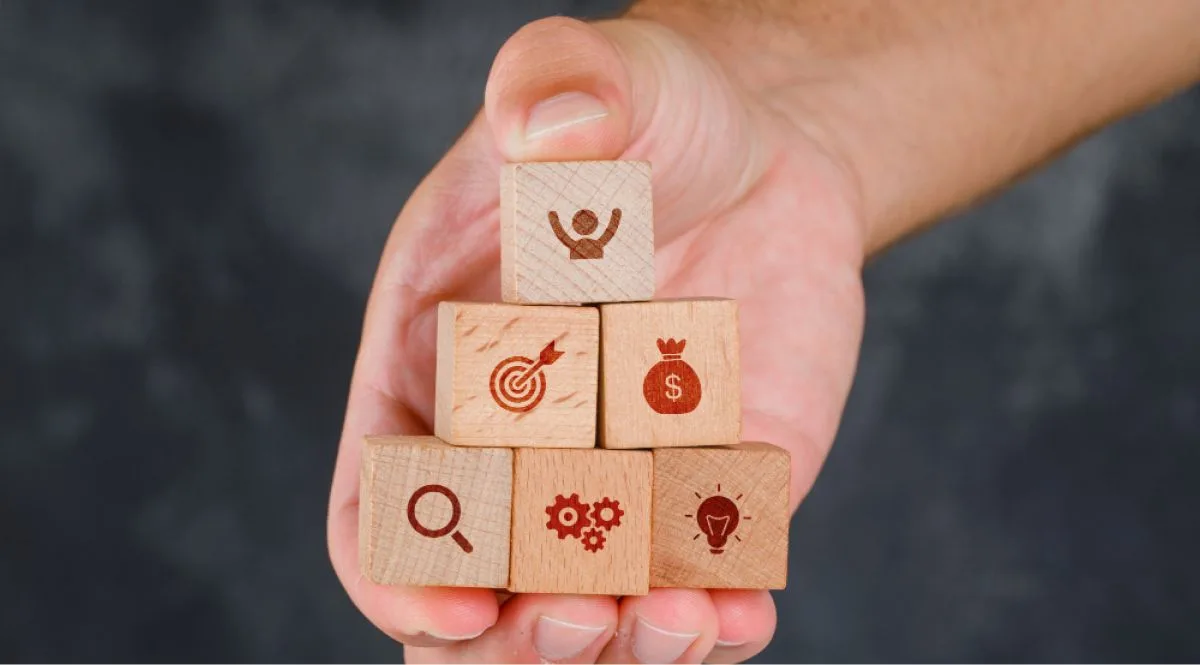 Wooden blocks of various features feedback tools should have