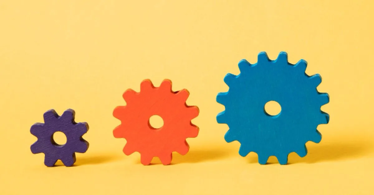 Variably sized multicoloured gears